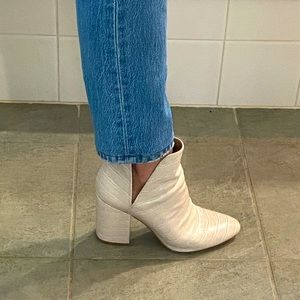 Steve Madden white patent leather pull on bootie